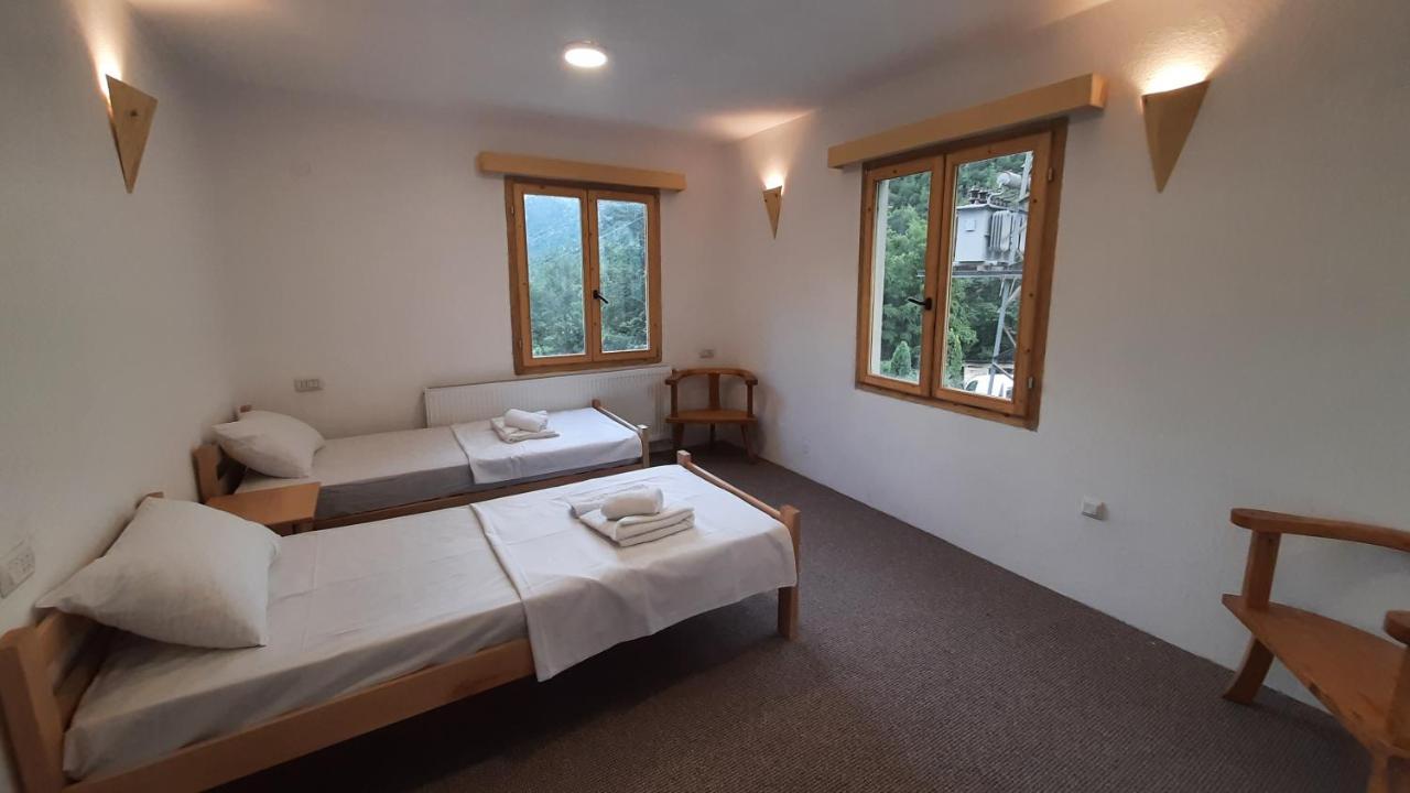 Dobrilovina Hotel Ravnjak מראה חיצוני תמונה