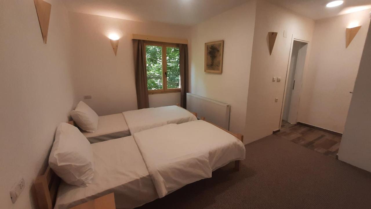 Dobrilovina Hotel Ravnjak מראה חיצוני תמונה