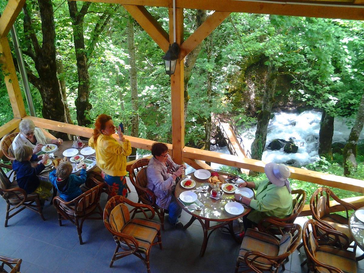 Dobrilovina Hotel Ravnjak מראה חיצוני תמונה
